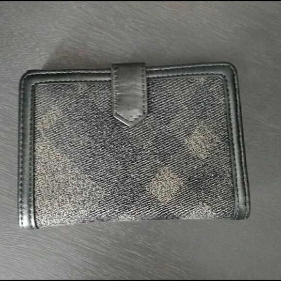 Unique Burberry Metallic Plaid Wallet - Picture 2 of 5